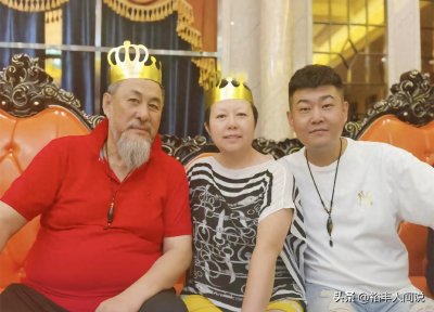 ​15岁抗癌网红“朱坚强”去世，前后不到7个月，父母多年前已离世