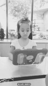 ​泪目！杭州玉皇山路电瓶车自燃事件中受伤的7岁女孩琪琪，今晨不幸离世