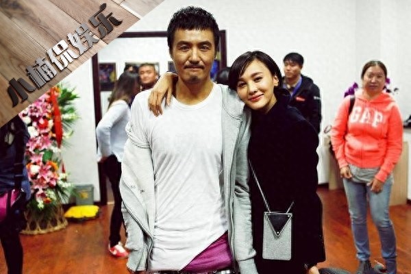 36岁吴晓敏一家近照，经谢娜介绍认识朴树，低调结婚恩爱幸福