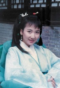 ​《新白娘子传奇》小青陈美琪近照，58岁显老态，小胖女儿很可爱