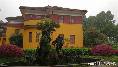 李宗仁故居：一应俱全非常气派，占地4000平方米，图9是龙凤大床