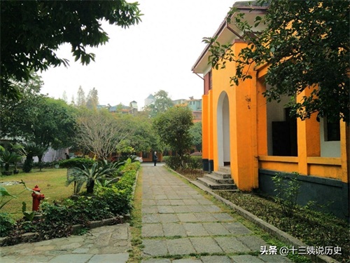 李宗仁故居：一应俱全非常气派，占地4000平方米，图9是龙凤大床