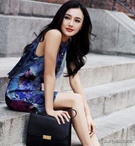 ​41岁秦岚，爱过黄晓明爱过陆川，如今仍未结婚