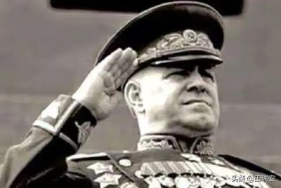 ​中俄军礼服对比