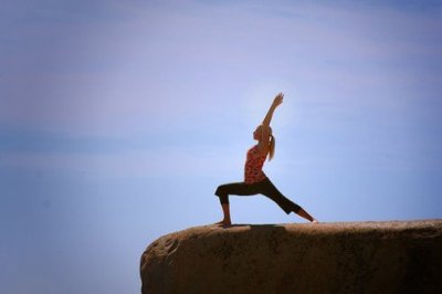 ​初级瑜伽入门动作——骑马式