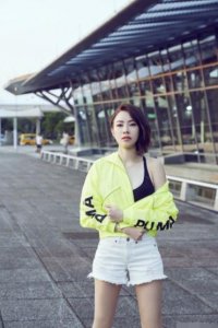 ​41岁徐怀钰晒美照，让人惊叹于她的身材和颜值