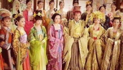 ​三国正史魏国的皇后艺人武宣卞皇后领衔。有逆袭，也有争斗