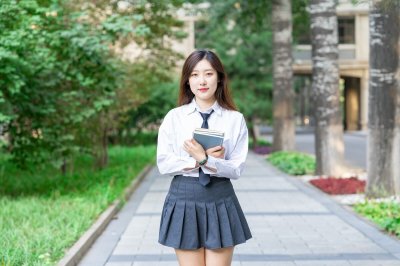 ​女生进入青春期后，身体会发生这些变化，12岁以上要知道