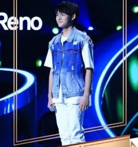 ​中国好声音洪雨雷：湘潭大学毕业、快男8强，凭实力进王力宏战队