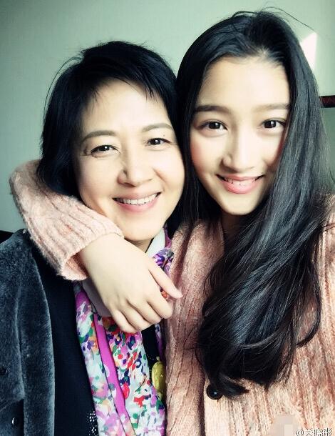 关晓彤的妈妈李君个人资料(关晓彤她妈妈做什么的)