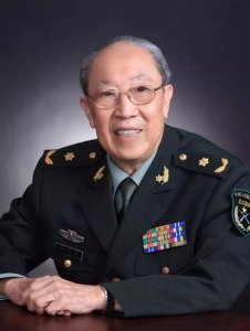 ​吴孟超的简介（吴孟超的生平个人介绍）