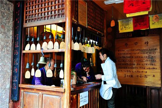 云南昆明特色纪念品(云南这些特色工艺品)(6)