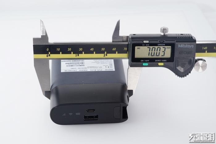 全网首拆：紫米4G路由器MF885拆解