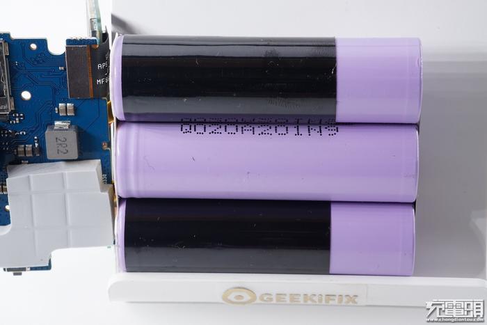 全网首拆：紫米4G路由器MF885拆解