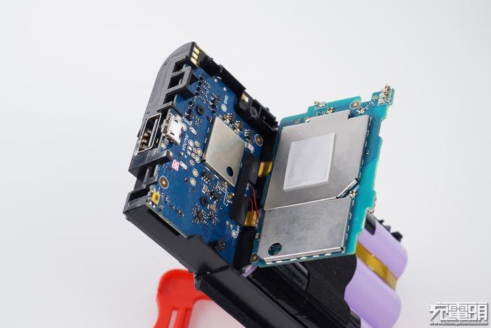 全网首拆：紫米4G路由器MF885拆解