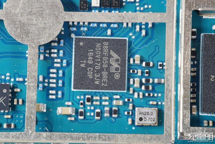 全网首拆：紫米4G路由器MF885拆解