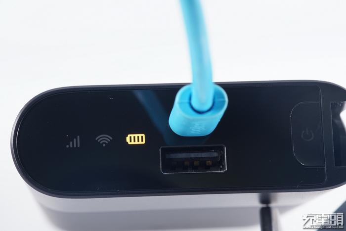 全网首拆：紫米4G路由器MF885拆解