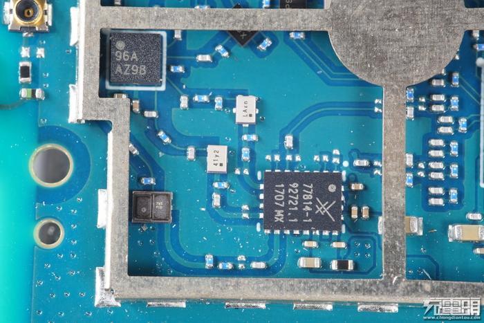 全网首拆：紫米4G路由器MF885拆解
