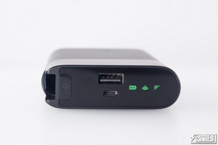 全网首拆：紫米4G路由器MF885拆解