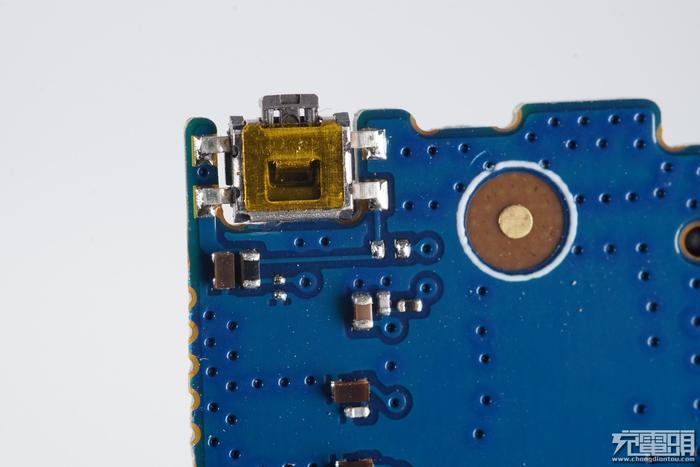 全网首拆：紫米4G路由器MF885拆解