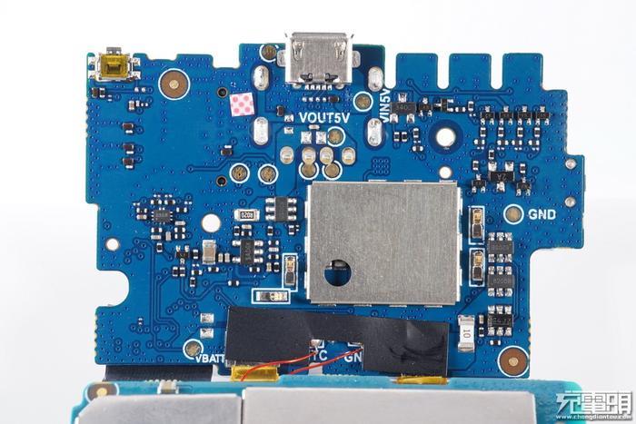 全网首拆：紫米4G路由器MF885拆解