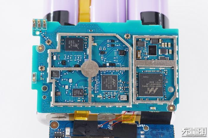 全网首拆：紫米4G路由器MF885拆解