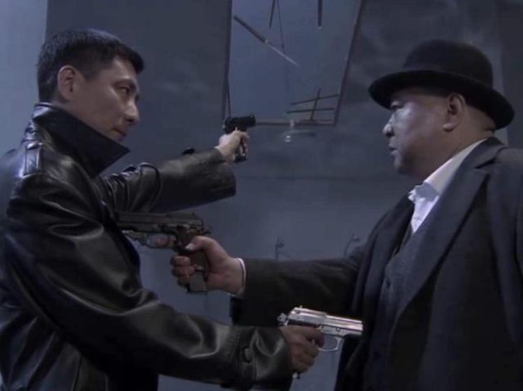 双飞燕抗日神剧「都是演抗日神剧为啥手撕哥已无戏可拍燕双鹰却能火」