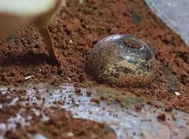 海昏侯墓出土的珠子这么新，如果不是官方图片我还以为是假的