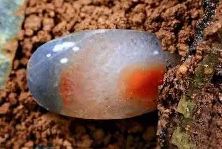 海昏侯墓出土的珠子这么新，如果不是官方图片我还以为是假的