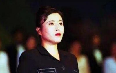 ​丁嘉丽女儿胡琳娜：父亲失踪后15年只见母亲两次，梦想有个家