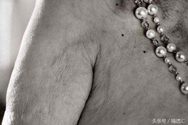 岁月如梭，摄影师记录的百岁老人裸体