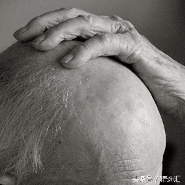 岁月如梭，摄影师记录的百岁老人裸体