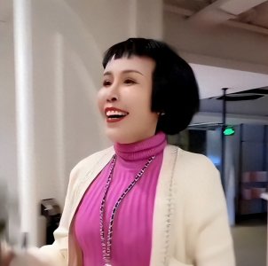 ​尽管已经55岁的孙书梅依然保持着出色的状态