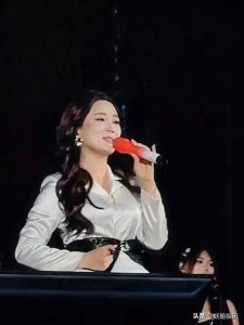 ​龙梅子巡回演唱会梦幻启航，音乐与生日的时候完美邂逅