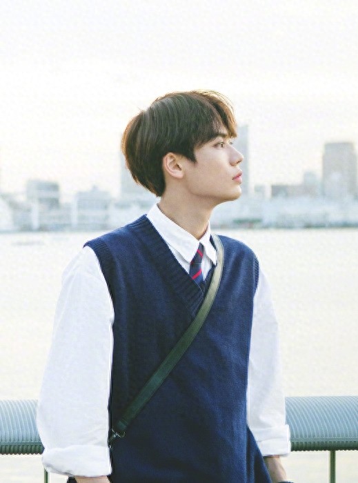 组图：偶像新人林彦俊