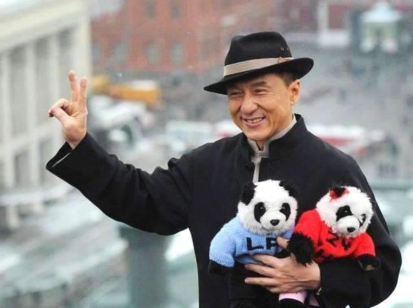 娱乐圈跑过龙套的8位巨星,成龙张学友上榜,而他还扮演过小偷