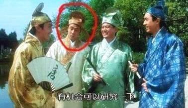 娱乐圈跑过龙套的8位巨星,成龙张学友上榜,而他还扮演过小偷