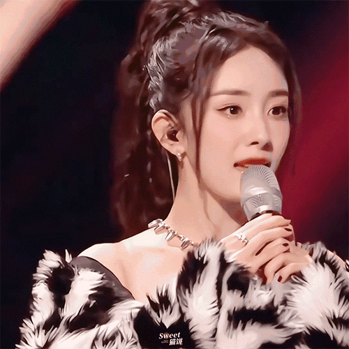 被喜剧耽误的性感女郎马丽,拍男人装秀火爆身材颠覆以往形象