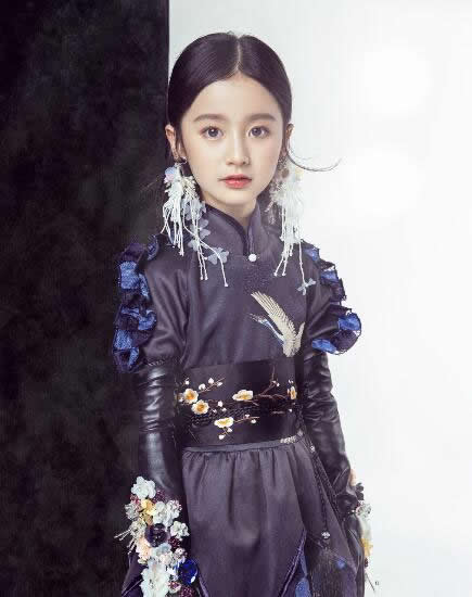 裴佳欣个人资料简介 裴佳欣是谁生的 小萝莉裴佳欣走红