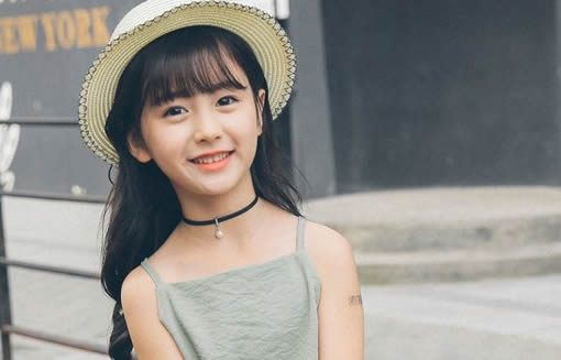 裴佳欣个人资料简介 裴佳欣是谁生的 小萝莉裴佳欣走红