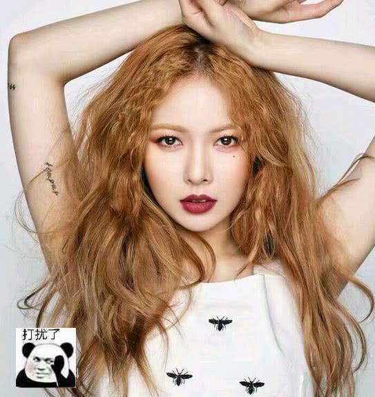 金泫雅大胆晒素颜照,“神仙颜值”依旧迷人,这“断眉”很撩!