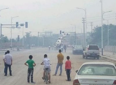 ​肖永明的覆灭史：坐私人飞机回乡，给村民发红包，却欠下221亿？