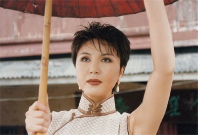 ​歌唱家林萍，7登春晚爆红歌坛，却痛失3位至亲，带着眼泪前行