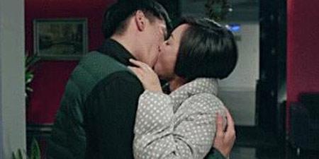 闫妮胡歌亲吻戏合集(胡歌吻戏整理成集)(15)