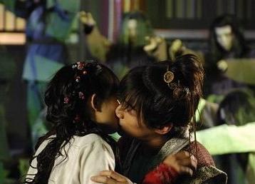 闫妮胡歌亲吻戏合集(胡歌吻戏整理成集)(8)