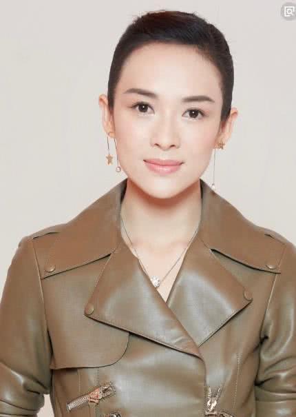 章子怡戴“樱花”戒指，本以为是大钻戒，没想到竟是这个！