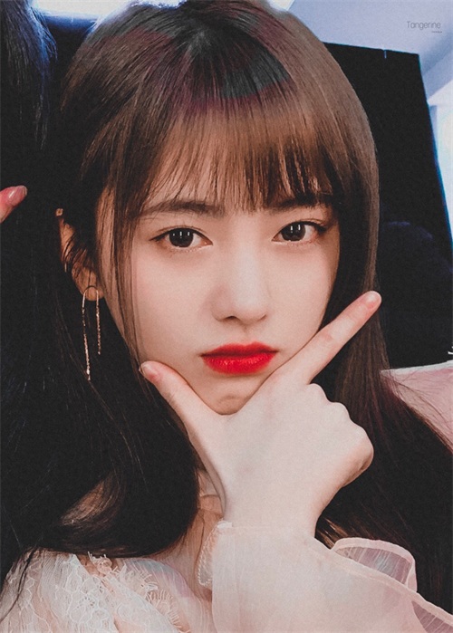 五千年美女鞠婧祎整容前后照片流出，网友看后，也太美了