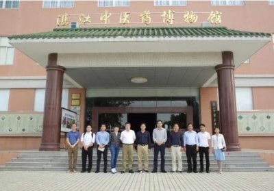 ​国药药材股份有限公司陈彦霖董事长一行到我校考察