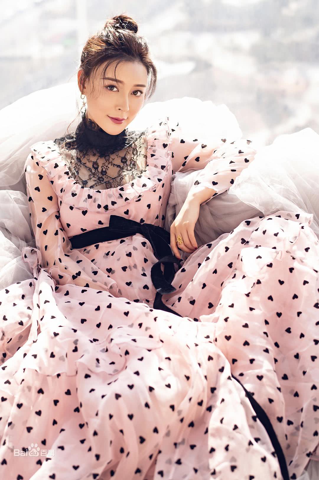 桑娜个人资料写真作品