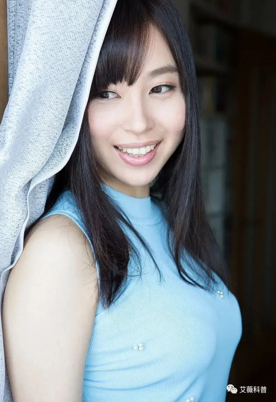 业界最佳身材的小川桃果写真分享,片场演技炸裂!
